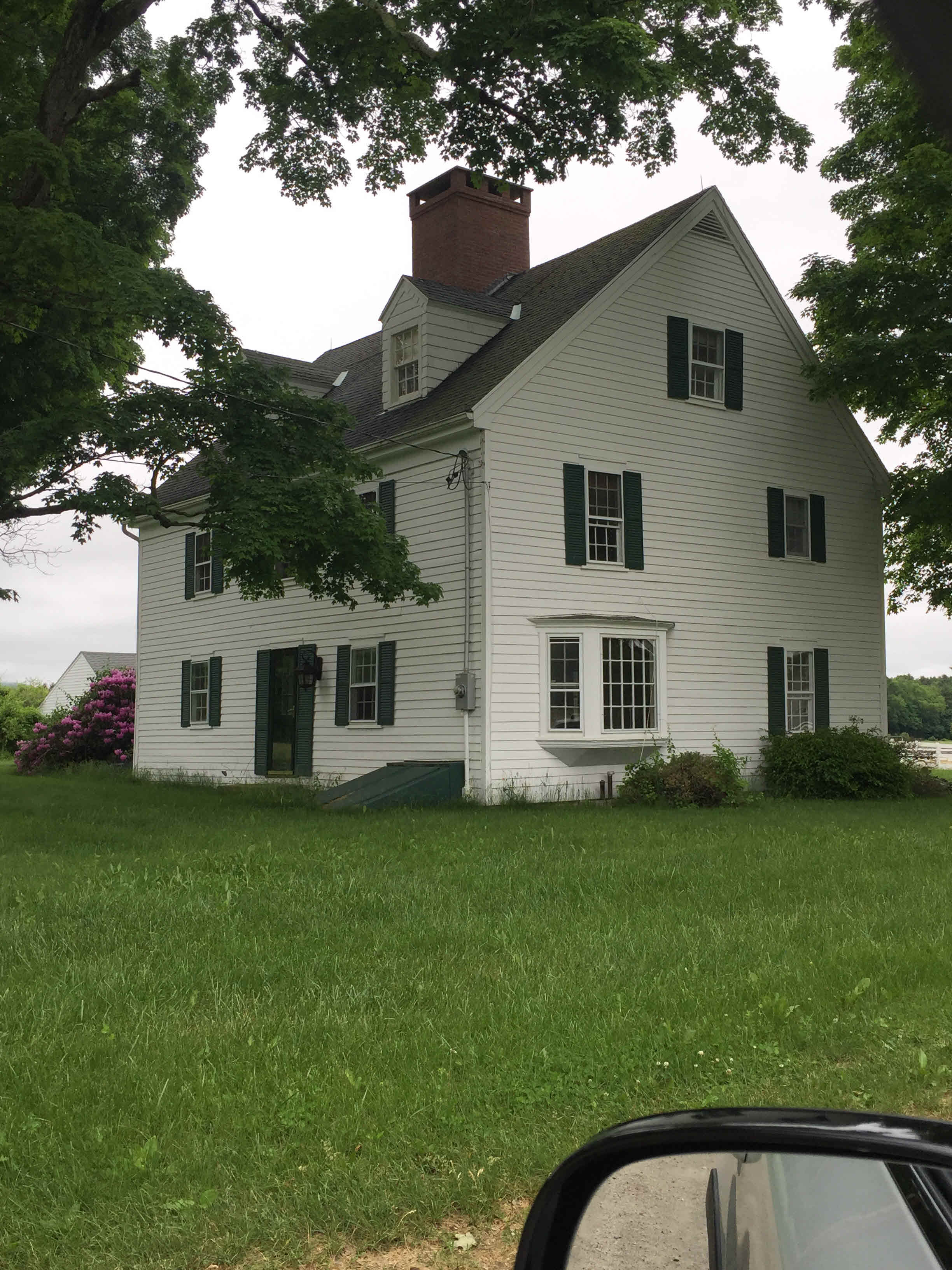 Building photograph for 337 UNDERMOUNTAIN ROAD